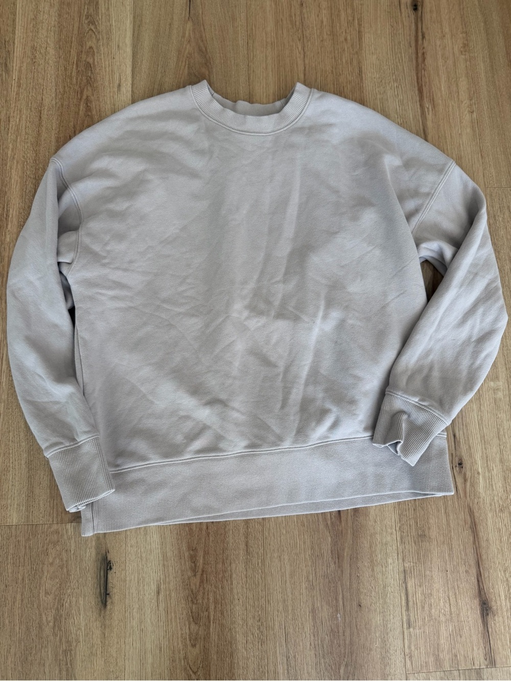 Vuori Men's Crewneck Sweatshirt - Light Gray/Light Lilac